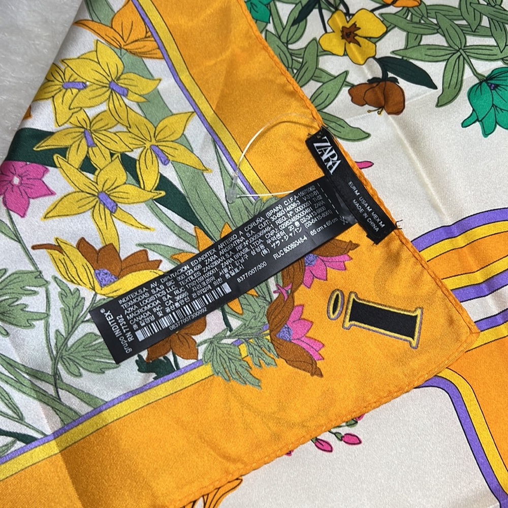 ZARA INITIAL (I) SILK SCARF SPECIAL EDITION - Picture 5 of 9